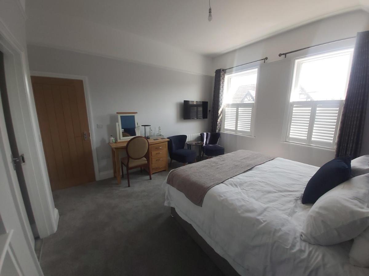 Bay House Bed & Breakfast Totland Екстериор снимка