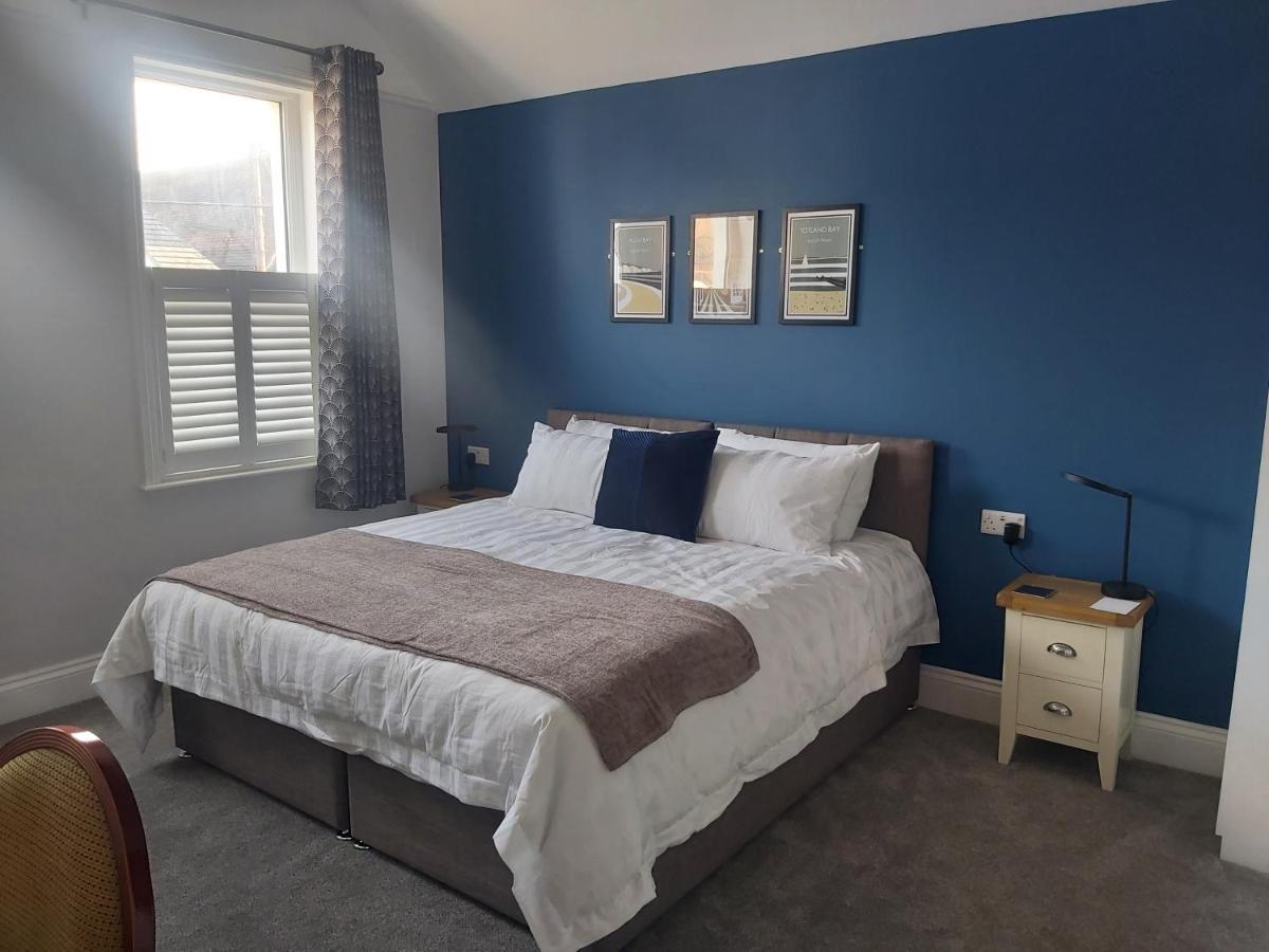 Bay House Bed & Breakfast Totland Екстериор снимка
